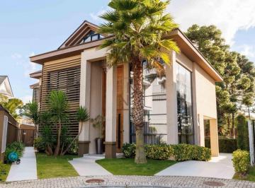 Casa · 384m² · 5 Quartos · 6 Vagas · Casa em condomínio no São Braz c/5 dormitórios, sendo 4 suítes!