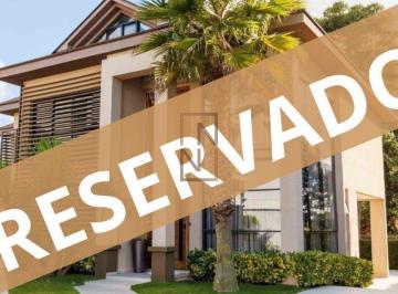 Casa · 384m² · 5 Quartos · 6 Vagas · Casa em condomínio no São Braz c/5 dormitórios, sendo 4 suítes!