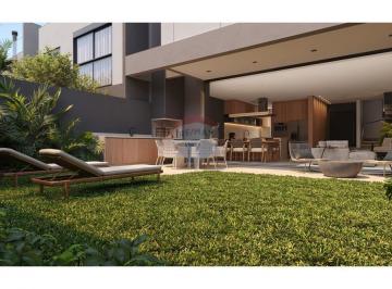 Casa · 166m² · 4 Quartos · 3 Vagas · "Luxo e Conforto no Coração de Curitiba"