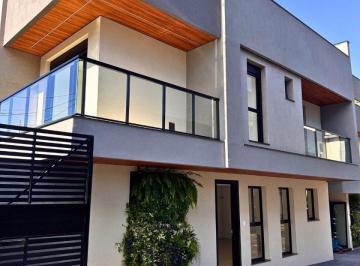 Casa · 294m² · 3 Quartos · 1 Vaga · Triplex com 3 suítes no Campina do Siqueira