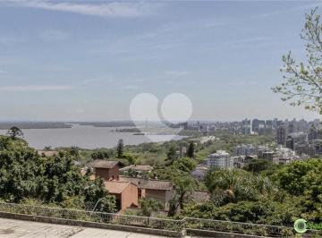 Casa · 195m² · 4 Quartos · 2 Vagas · Condomínio com 4 quartos à venda em Menino deus - RS