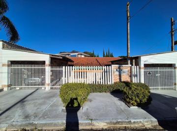 Casa · 185m² · 5 Quartos · 2 Vagas · Casa à venda - em Santa Felicidade