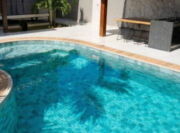 Casa de 3 quartos, Holambra · Casa à Venda no Centro com 3 Quartos, 2 Suítes e Lazer Completo – 320 m² | 4 Vg