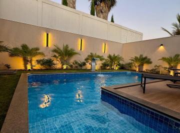 Casa de 3 quartos, Campinas · Residência Exclusiva que Une Design, Conforto e Prestígio