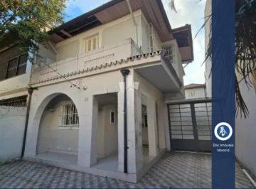 Casa · 152m² · 4 Quartos · 6 Vagas · Casa espaçosa para locação com 152 m²