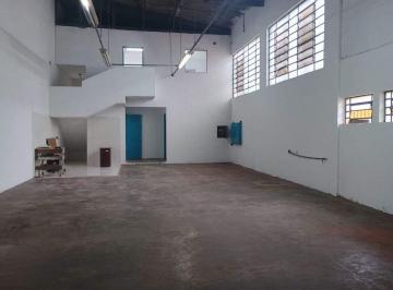 Comercial · 237m² · 4 Vagas · Galpão industrial para alugar em Diadema com 237 m², 4 vagas e pé direito de 6 metros