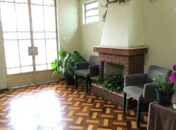 Casa · 216m² · 4 Quartos · 6 Vagas · Casa à venda no Planalto Paulista com 4 suítes, 6 vagas.