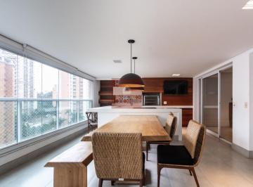 Apartamento · 335m² · 4 Quartos · 4 Vagas · Excelente apartamento em Moema Pássaros com ofurô na varanda, venha conferir!