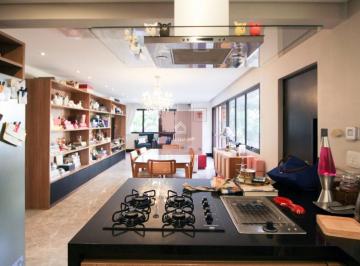 Apartamento · 155m² · 2 Quartos · 3 Vagas · Apartamento à venda em Moema 155m² de conforto e exclusividade 2 suítes 3 vagas de garagem!