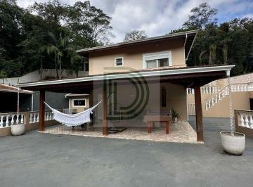 Casa · 195m² · 4 Quartos · 8 Vagas · Casa à Venda em Embu das Artes | 4 Dormitórios | Piscina | Terreno de 1.800 m²