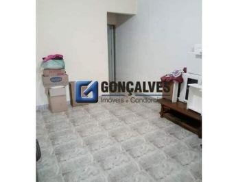Casa · 180m² · 3 Quartos · 2 Vagas · Sobrado Residencial para Aluguel em São Bernardo do Campo (SP) – 3 Dorms, 1 Suíte e 2 Vagas