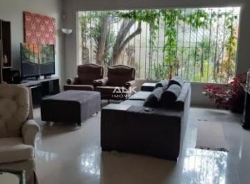 Casa · 232m² · 3 Quartos · 3 Vagas · Casa à venda com 232m², 3 quartos e 3 vagas