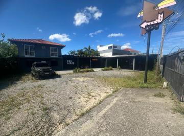 8e855d557dfaf1f41dda05b04e98f27fb57fa2fb · Casa com 10 vagas de garagem no Campeche, em Florianópolis.