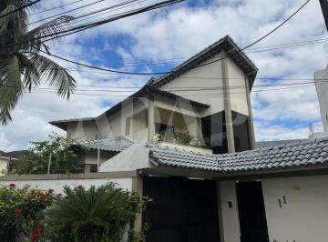 Foto 01 · Casa de Luxo em Condomínio: 4 quartos, 4 suítes, 3 salas, 3 vagas de garagem, 310m² - Vargem Pequena