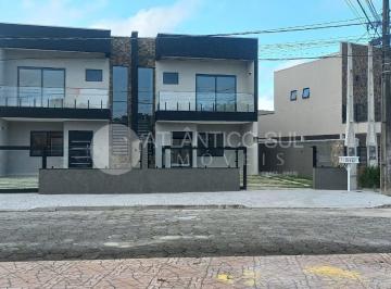 Casa · 136m² · 1 Quarto · 1 Vaga · Excelente sobrado a 50m do Mar, localizado em Canoas - Pontal do Paraná