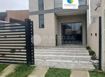 Casa · 150m² · 2 Quartos · 1 Vaga · Lindo triplex localizado no balneário Maiami, próximo a comércios.
