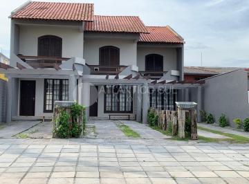 Casa · 70m² · 6 Quartos · 3 Vagas · Excelente oportunidade de compra 03 sobrados na Beira Mar em Shangri-lá