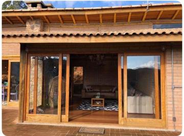 Rural de 4 quartos, Camanducaia · belo sitio no bairro bom jardim ,caminho a monte verde