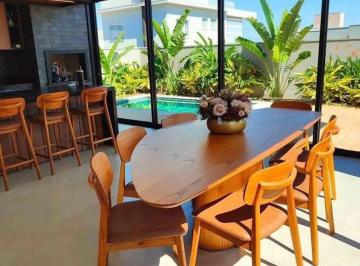 Casa de 3 quartos, Foz do Iguaçu · Apresento esta residência nova de alto padrão no Condomínio Terras Alpha, mobiliada.