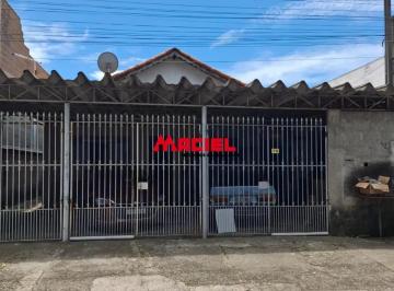 Casa · 220m² · 3 Quartos · 2 Vagas · Casa de excelente localização em rua residencial e comercial