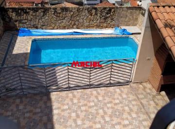 Casa · 183m² · 3 Quartos · 2 Vagas · PINTURA NOVA E LAZER COMPLETO! Conheça esse sobrado espetacular à venda na Vila Formosa, em Jacareí/