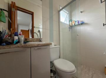 6a212229-81e0-46f8-9f23-5de4cda24ba9 · Casa no condomínio Residencial Carmel para venda com 2 quartos, sendo 2 suítes, 60m²