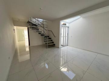 bf9e9868-f813-4c9f-9215-22da7bc49c75 · Agradável casa para venda em Jardim Adriana com 3 quartos, sendo 1 suíte, 128m²