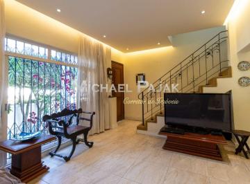 Casa · 205m² · 4 Quartos · 4 Vagas · Sobrado com 205m²