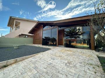 Casa · 70m² · 2 Quartos · 1 Vaga · Aluguel de casa 2 quartos 1 suíte com churrasqueira e garagem no bairro Carianos, Florianópolis