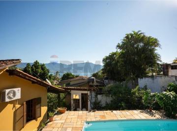 Casa · 104m² · 2 Quartos · 2 Vagas · Casa com Piscina e Pomar no Santa Tereza ao Lado da Vila em Ilhabela.