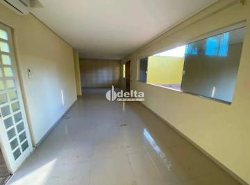 Casa · 300m² · 3 Quartos · 2 Vagas · Casa residencial com 3 quartos sendo 1 suíte disponível para venda no bairro Jardim Karaíba em Uberl