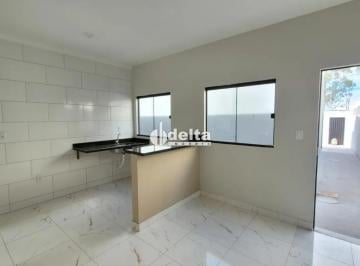 Casa · 52m² · 2 Quartos · 1 Vaga · Casa residencial com 2 quartos sendo 1 suíte disponível para venda no bairro Jardim Canaã em Uberlân