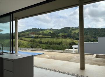 Casa · 1000m² · 3 Quartos · 4 Vagas · Casa dos Sonhos em Tuiuti: Moderna e Sustentável