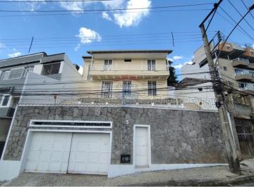 Casa · 191m² · 3 Quartos · 2 Vagas · Casa para locação com 03 quartos, sendo duas suítes, copa/cozinha e área Gourmet e duas vagas de ga