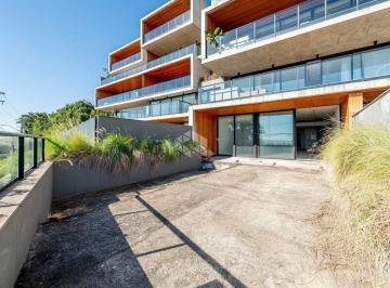 Apartamento · 249m² · 2 Quartos · 4 Vagas · Apartamento Garden de 2 suítes com 249m² privativa e VISTA PARA O GUAÍBA!