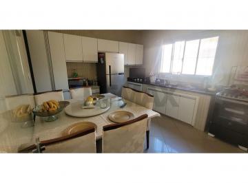 Casa · 155m² · 2 Quartos · 2 Vagas · Casa Jardim Jovaia – 2 até Quartos e Quintal churrasqueira