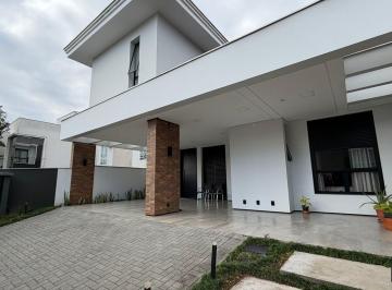 Casa · 306m² · 5 Quartos · 2 Vagas · Casa à venda no bairro Jardim Sofia - Joinville/SC