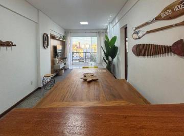 Apartamento · 2 Quartos · 1 Vaga · Vista para o Mar e Sol da Manhã no Centro de Guarapari: Apartamento com 2 Quartos, Suíte e Portaria 