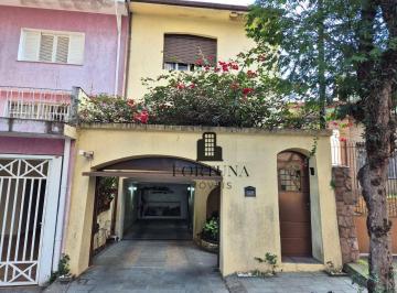 1559d65b81eec60c62dc20f8cbffd81075b2903f · Casa espaçosa com 3 quartos, sendo 1 suíte, 6 minutos Praça da Árvoe.