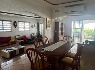 Casa · 400m² · 3 Quartos · 8 Vagas · CASA COM 5 QUARTOS SENDO 1 SUÍTE
COM PISCINA E CHURRASQUEIRA