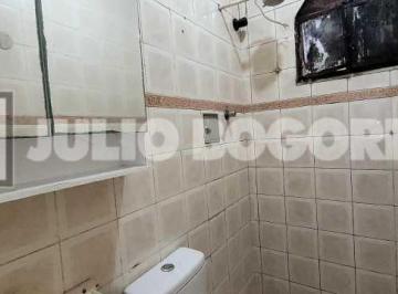 Casa · 30m² · 2 Quartos · 1 Vaga · casa de frente , 2 quartos, pode ampliar , quintal ,prox.a linha amarela