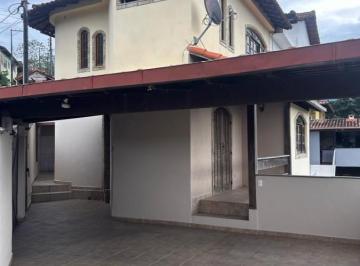 Casa · 2 Quartos · 3 Vagas · Casa em Fazendinha, Teresópolis/RJ de 0m² 2 quartos para locação R$ 2.500,00/mes