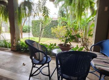 Casa · 450m² · 3 Quartos · 4 Vagas · Casa à Venda com Quarto Externo e Garagem no Cypress Garden