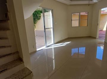 Casa · 80m² · 2 Quartos · 1 Vaga · Sobrado em Vila Tupi, Praia Grande/SP de 80m² 2 quartos para locação R$ 3.000,00/mes
