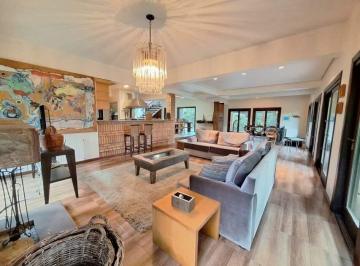 Casa · 665m² · 3 Vagas · CASA 4 DORMITÓRIOS