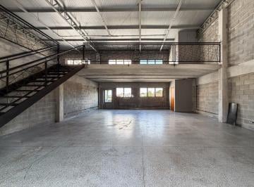 Comercial · 309m² · 5 Vagas · Barracão com 309 m² para alugar no Rebouças em Curitiba