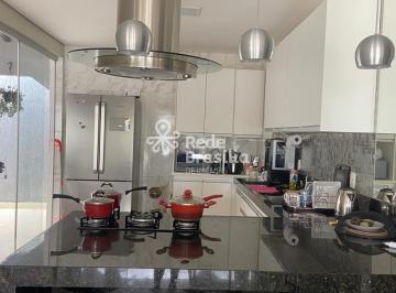 Casa · 262m² · 3 Quartos · 2 Vagas · OPORTUNIDADE IMPERDÍVEL PARA MORAR COM CONFORTO E PRATICIDADE NO SETOR DE MANSÕES