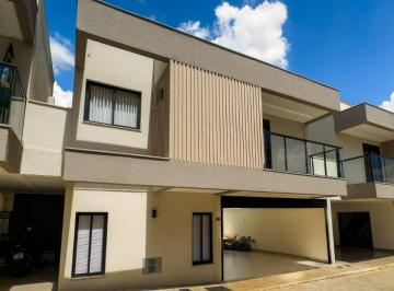 Casa · 150m² · 3 Quartos · 2 Vagas · Sobrado em condomínio fechado com 3 suítes novo