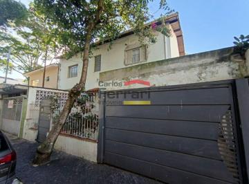 Casa · 132m² · 3 Quartos · 2 Vagas · Sobrado à venda na Água Fria, 3 quartos, 2 vagas de garagem, rua tranquila.