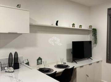 Apartamento · 27m² · 1 Quarto · 1 Vaga · JK de 1 dormitório e 1 vaga de garagem, no bairro Farroupilha, em Porto Alegre.